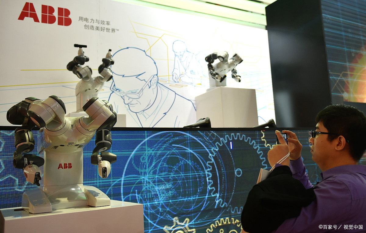 包含精湛的技术配合展现出强大的攻击力量的词条